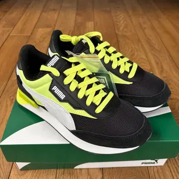 PUMA 스니커즈