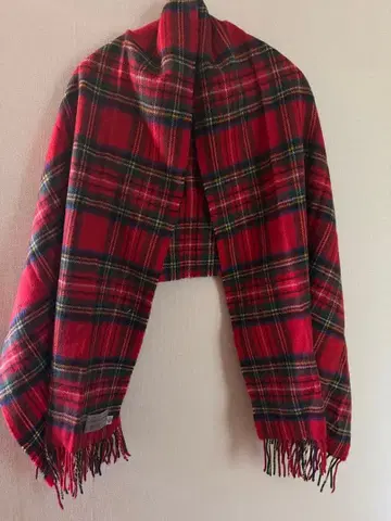 LOCHCARRON 빨간색과 블랙 타탄 체크 스톨
