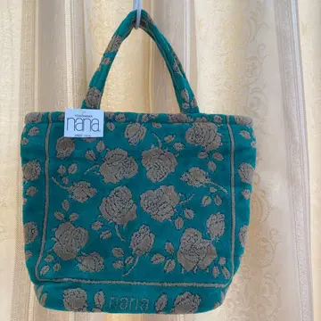 nana. 꽃무늬 토트백 그린과 타월