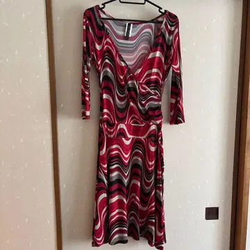 물결 무늬 프린트 M 사이즈 USA 원피스