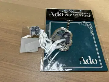 도쿄 한정 Ado POP-UP 아크릴 핀 배지 & 미니 캐릭터 키링