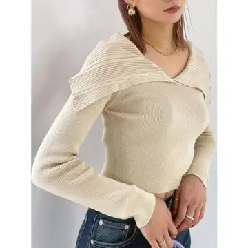 EMODA 아이보리 오프숄더 니트