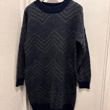 LEVISM 네이비 지그재그 패턴 니트 튜닉 스웨터