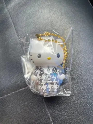 헬로키티 시크릿 마스코트 참 흑백 다니엘