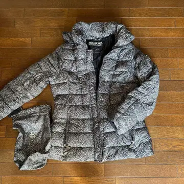 마이클코어스 다운 코트 S 사이즈