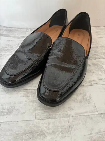 [새상품급] RODE SKO 에나멜 로퍼 urban research 37