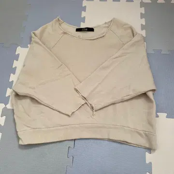 스쿼디 베이지 맨투맨 컷오프 디자인 상의