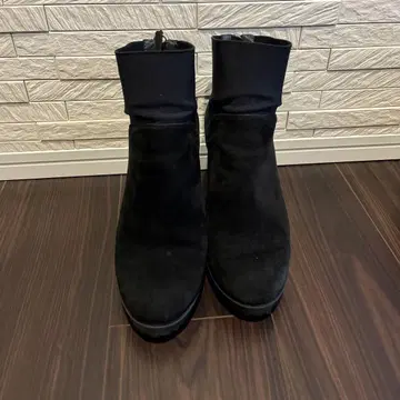 블랙스 스웨이드 숏부츠 통굽 스타일