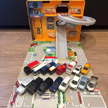 토미카 월드 파노라마 케이스 토미카 16대