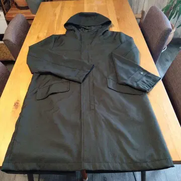 다크 그린 후드 부착 자켓