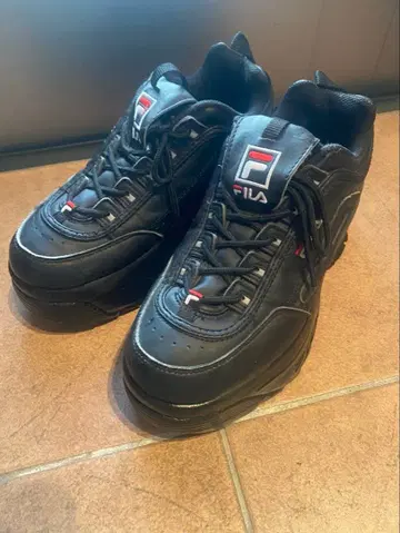 [ FILA ] 통굽 스니커즈 블랙 23~23.5cm