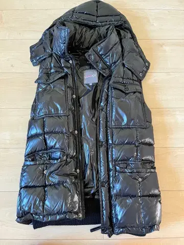 AKM x DUVETICA 콜라보 다운 베스트