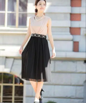 슬리브리스 무릎 기장 원피스 M 사이즈