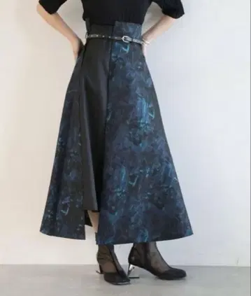 HARE 자카드 절개 플레어 스커트