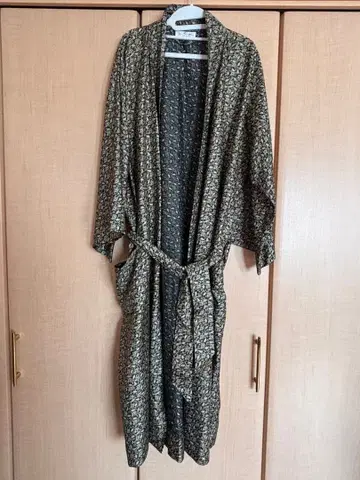 짐 톰슨 태국 실크 목욕 가운