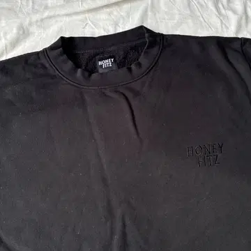 honey fitz 크루넥 맨투맨