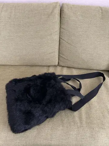 빔즈 보이 블랙 퍼 백 더블 스트랩