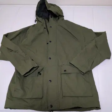 후드 부착 올리브 그린 나일론 자켓