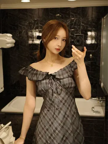 HOLIDAY&HOLIDAY 프릴 칼라 체크 롱 원피스