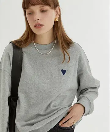 fanostudios 그레이 하트 자수 맨투맨 트레이닝복