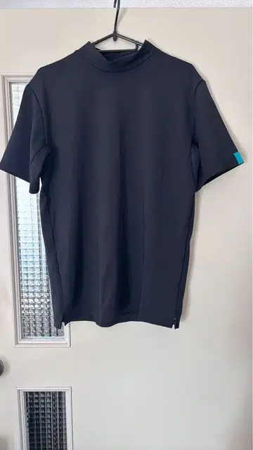 SERENITA 블랙 M 사이즈 T셔츠