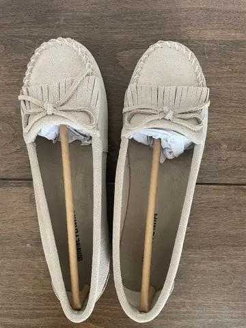 새상품 미네통카 모카신 23cm