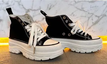 통굽 블랙 하이컷 스니커즈