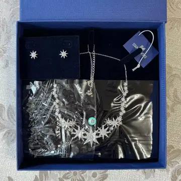 미사용 스와로브스키 Fizzy 목걸이 & 귀걸이 세트 별 스타