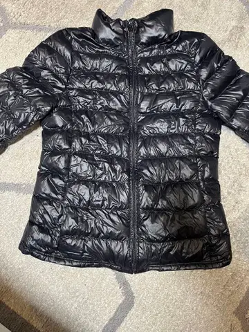 UNIQLO 프리미엄 울트라 라이트 다운 자켓 여성용 사이즈 M 블랙