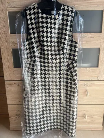 하운드 투스 슬리브리스 원피스