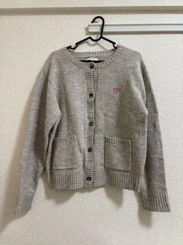 니트 원포인트 하트 컴팩트 니트 가디건