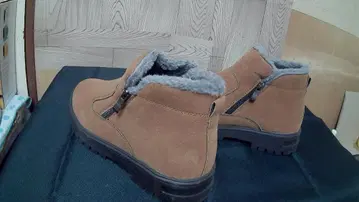 브라운 스웨이드 어그 부츠