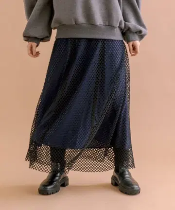네이비 메쉬 플레어 롱 스커트