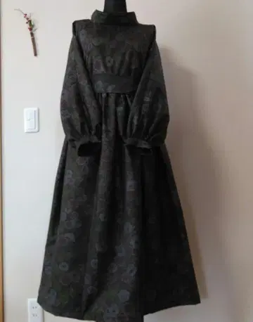 오시마 명주 리메이크 꽃무늬 긴팔 원피스 블랙 계열