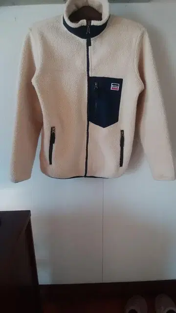 Levi's 플리스 자켓 크림색