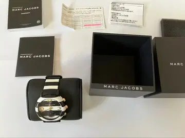 [ 미사용 부속품 완비 ] 마크제이콥스 손목시계 스트라이프 박스 포함