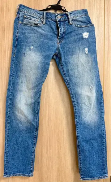 라이트 블루 데미지 데님 팬츠