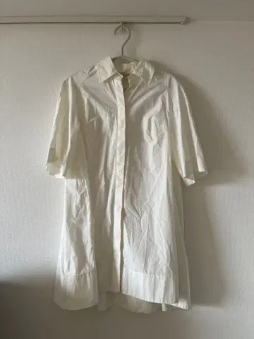 COS 화이트 셔츠 반팔