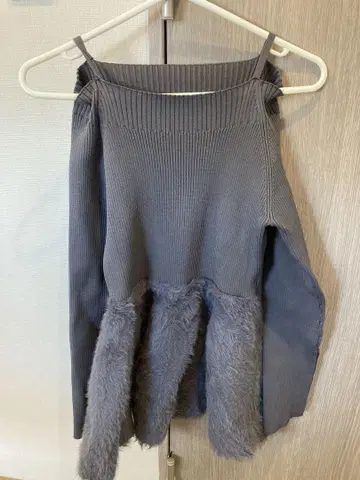 리랜드트루 오프숄더 니트 1 사이즈