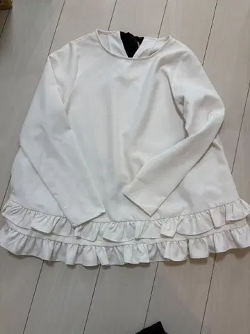 Fitmore 2단 프릴 백리본 블라우스