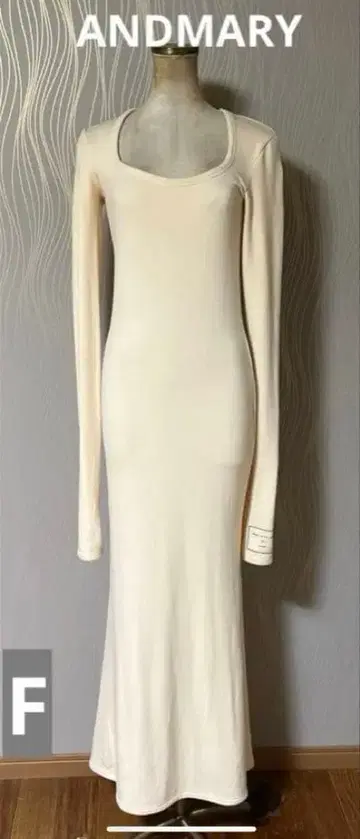 ANDMARY 안드마리 맥시 길이 롱 원피스 로고