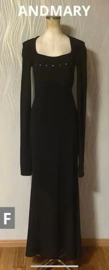 ANDMARY 아 드 마리 맥시 길이 롱 원피스 로고
