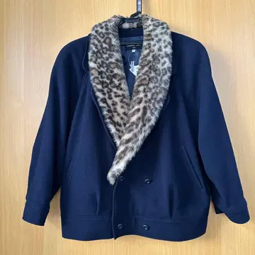 Madam Chic 네이비 피코트