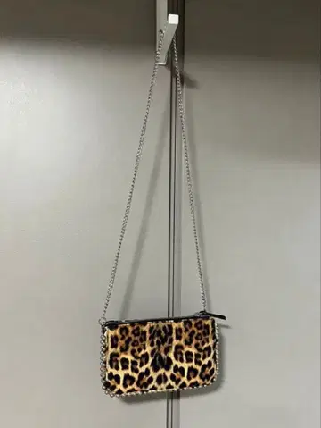 ZARA 애니멀 무늬 표범 무늬 백