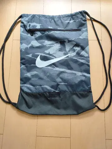 Nike 카모플라쥬 냅색 지퍼 포켓 부착