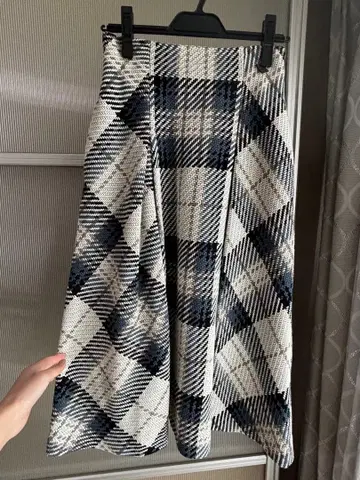 SNIDEL 로빙 체크 미들 스커트