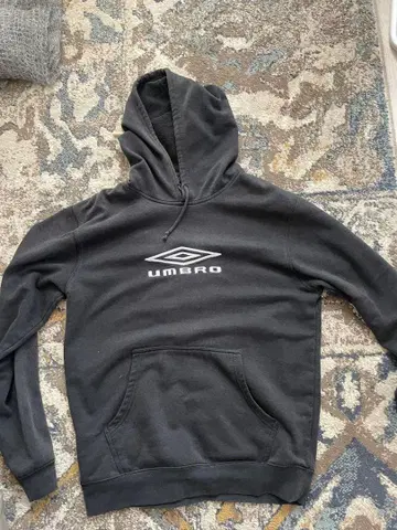 UMBRO 블랙 후드티 후드 부착