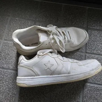 CONVERSE 화이트 스니커즈