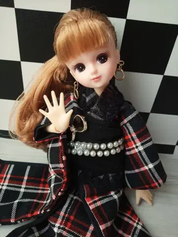 커스텀 리카짱 복슬복슬 컬 옷 갈아입히기 인형