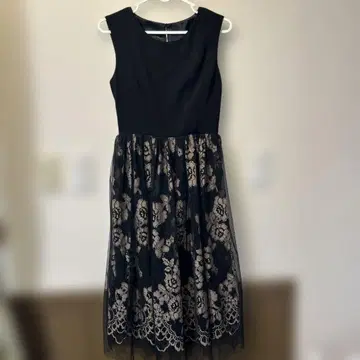 UNIVERVAL MUSE 원피스